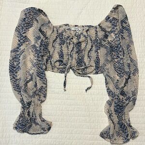 Cute cropped shirt from American Threads! Great for going out and date nights.